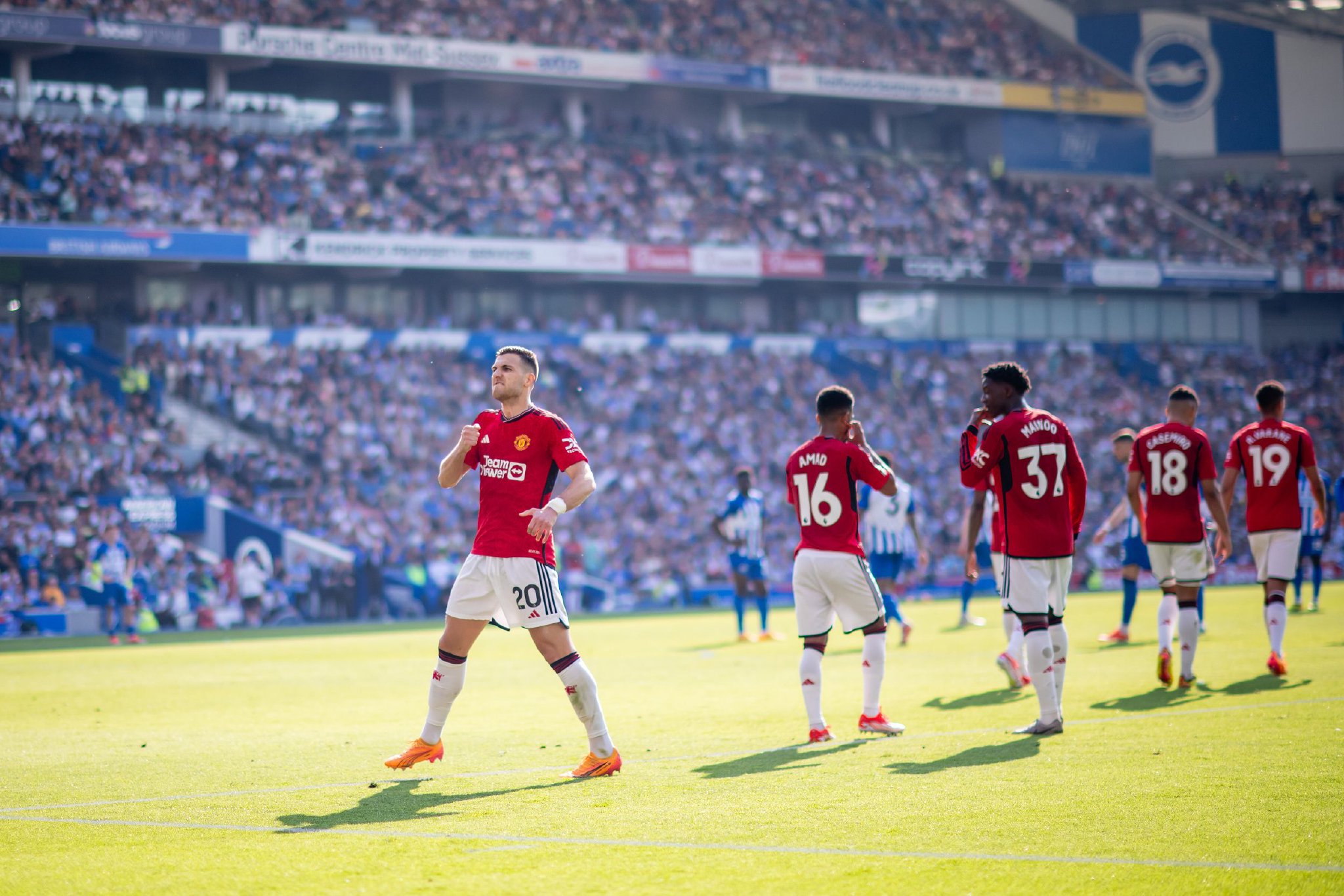 他展现了与 他展现了与